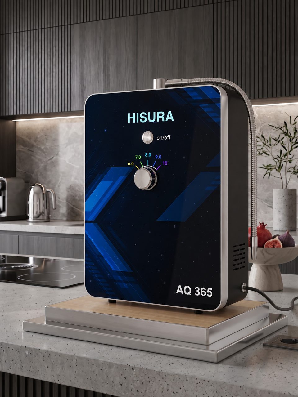 Máy HISURA AQ365 trên đế gỗ trong căn bếp tông xám